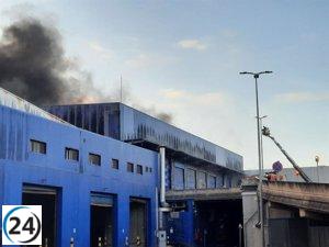 Incendio en la empresa de la Zona Franca de Barcelona bajo control sin víctimas ni lesionados