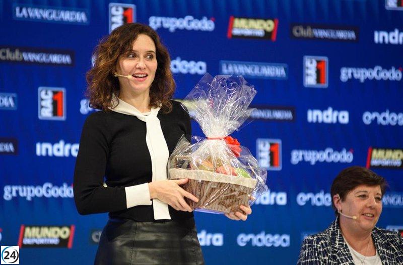 Ayuso asegura que el Gobierno tiene legitimidad, pero critica su proyecto por su falta de transparencia.