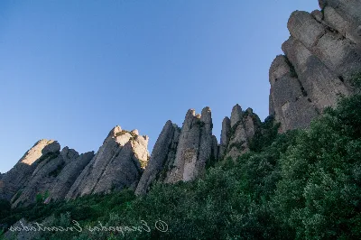 Recorre las rutas de senderismo en Montserrat