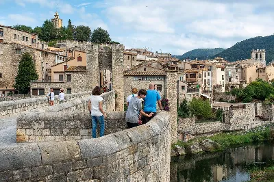 Besalú, un destino perfecto para los amantes del senderismo
