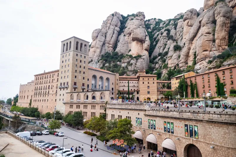 Visita el museo y la basílica de Montserrat