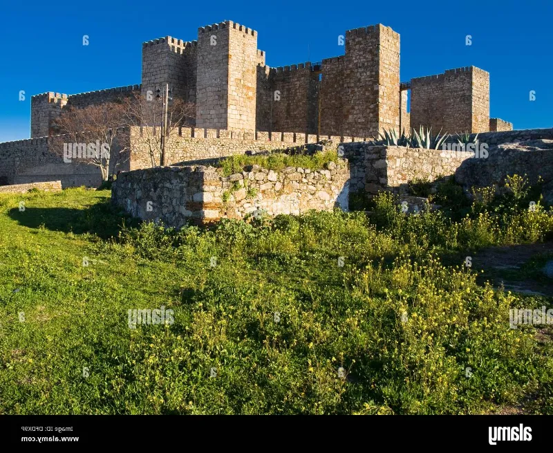 Viaje en el tiempo: el castillo de Biure, una verdadera fortaleza del siglo XI