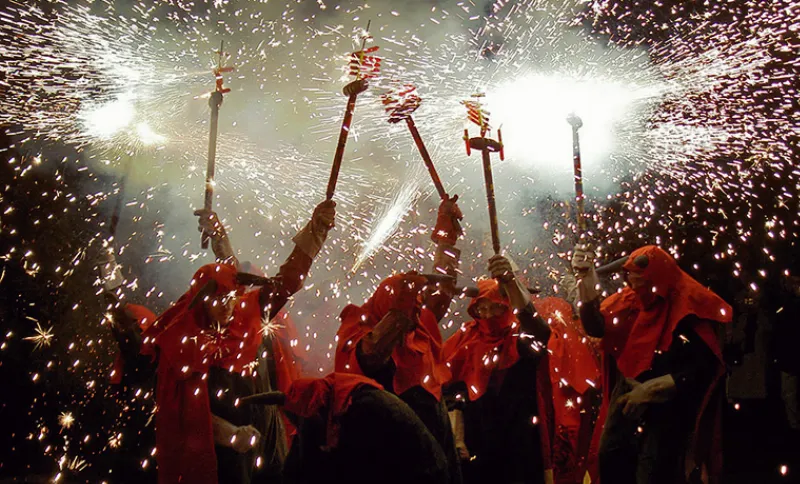 El correfoc: la celebración más intensa de las fiestas de Gracia