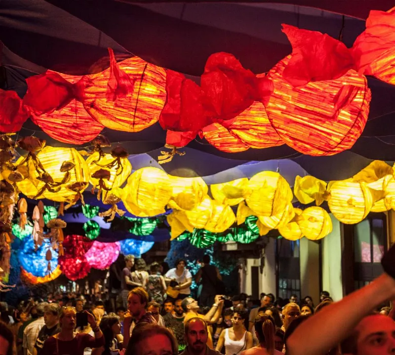 Las mejores fotos de las fiestas de Gracia: inspiración para tus redes sociales