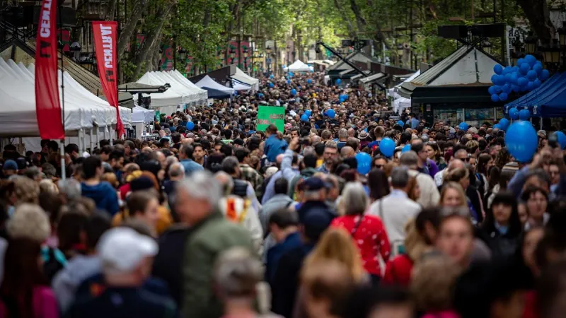 La diversión no tiene edad: las fiestas de Gracia para jóvenes y mayores por igual