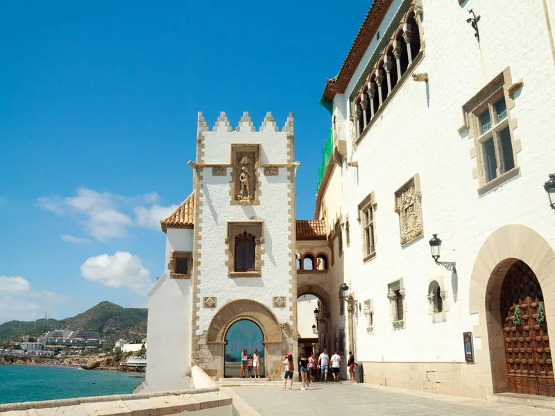La Fachada del Mar, la calle más fotografiada de Sitges