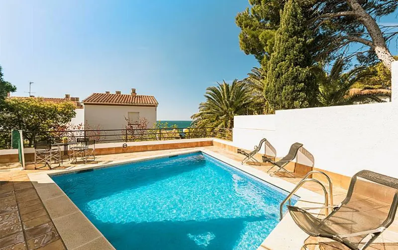 Casas y alojamientos con vistas al mar en la Costa Brava